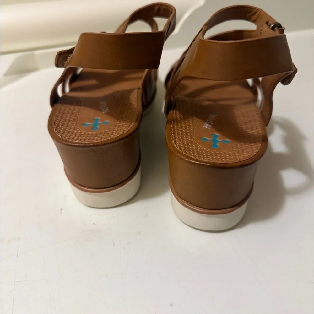 Posture Women's Brown Wedge Sandals are soft and cozy. In excellent  conditions_13